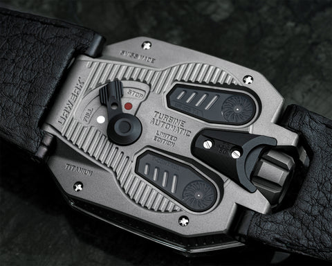 URWERK UR-105 CT Iron caseback with twin turbine winding regulation system.